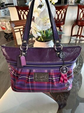 💜🩷COACH LIMITED EDITION GRAFFITI POPPY PURPLE PLAID SHOULDER BAG!💜🩷